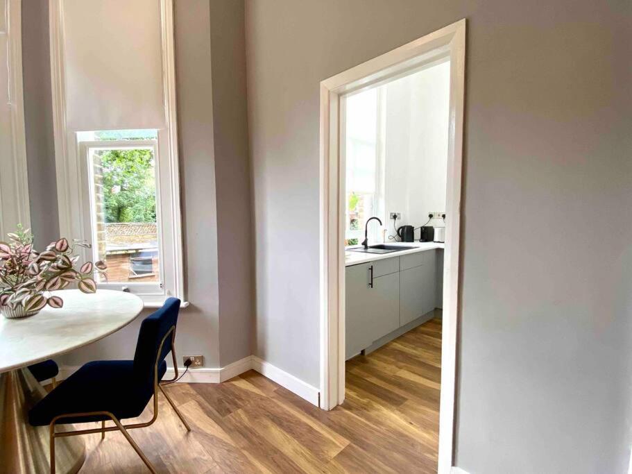 Stylish Studio For 3 Near Regents Park N4 London Exterior photo